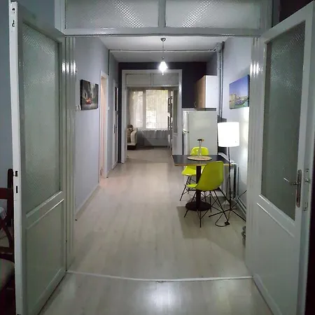 Eves Home Apart בורסה
