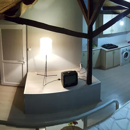 Eves Home Apart בורסה